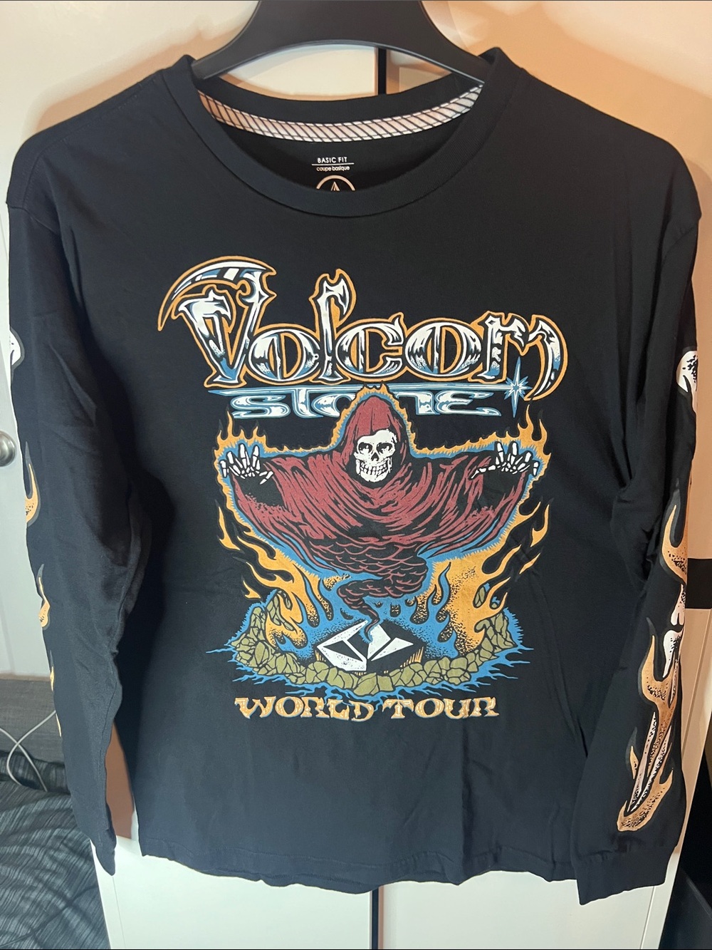 Volcom long sleeve t-shirt.